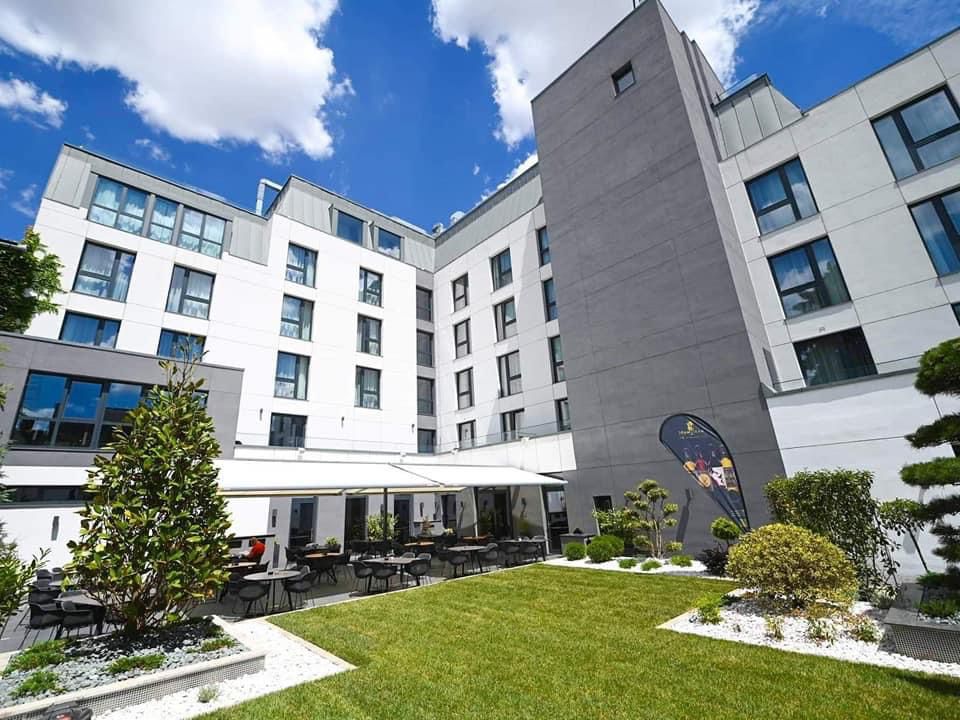 Hotel Aniroc Signature