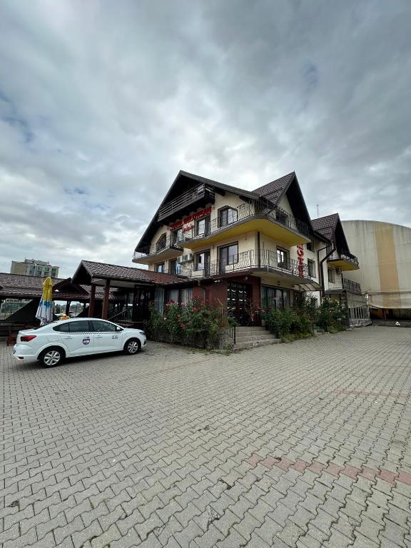 Motel Delorean