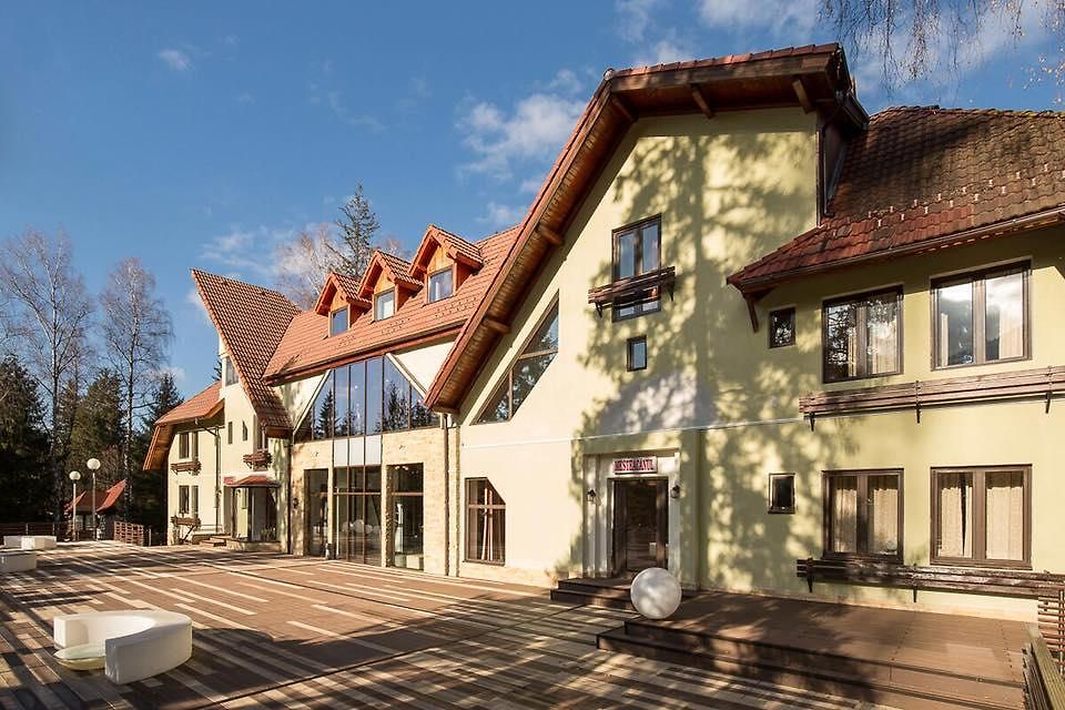 Vila Pinul Si Mesteacanul